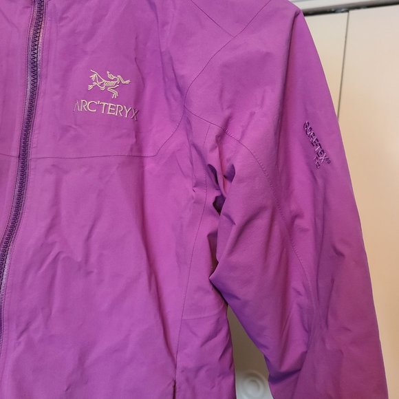 XS Purple Arc'teryx Gortex Winter Coat - Picture 2 of 4